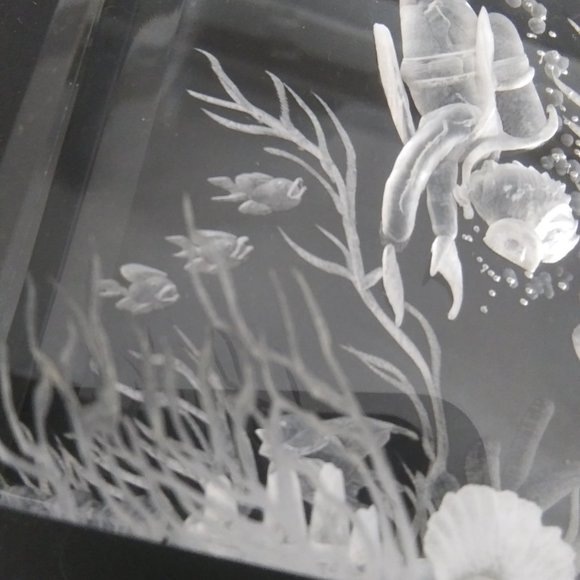 Lucite Reverse Carved Paperweight Sculpture signed Leah underwater scene scuba - Picture 11 of 15